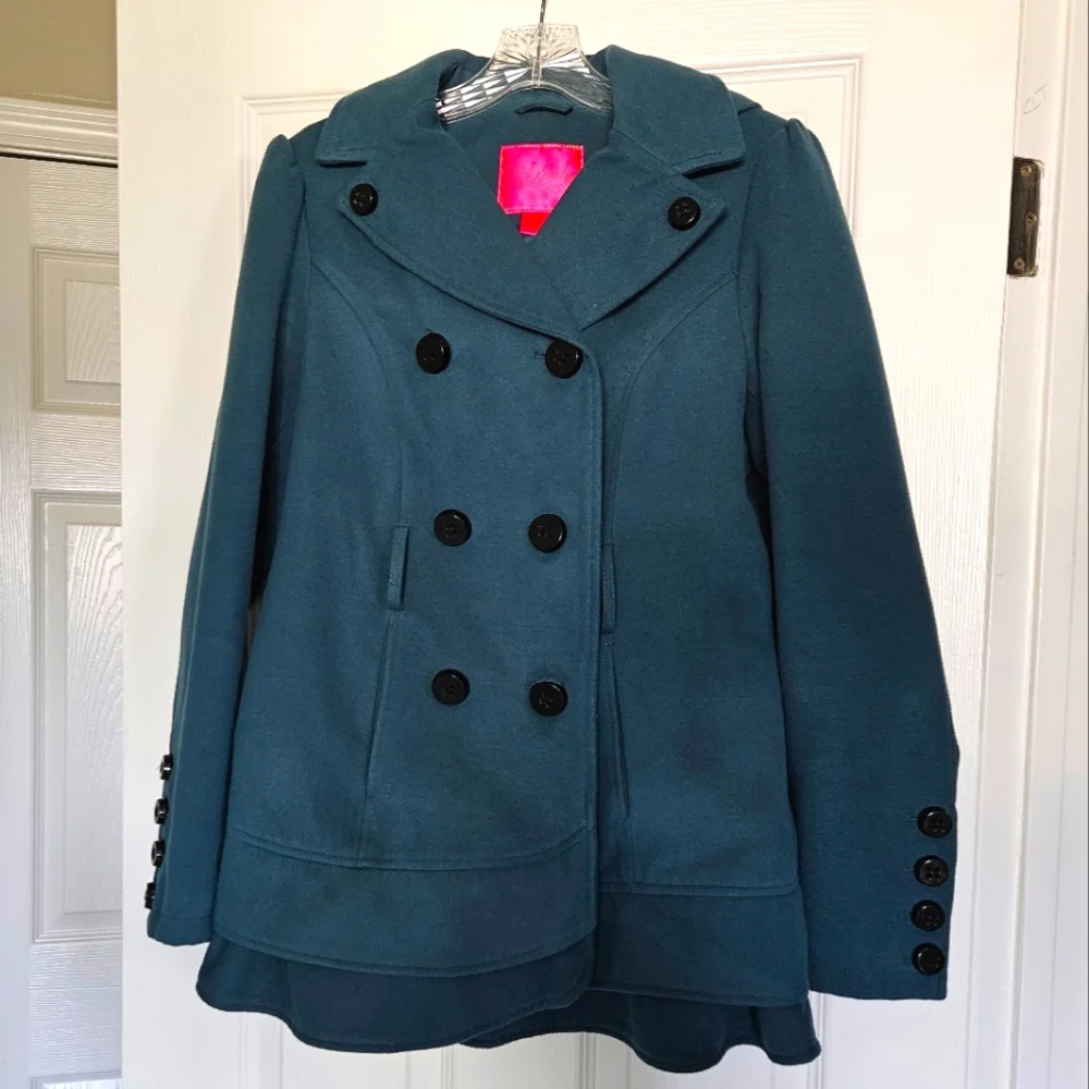 Jade green coat - Picture 1 of 7